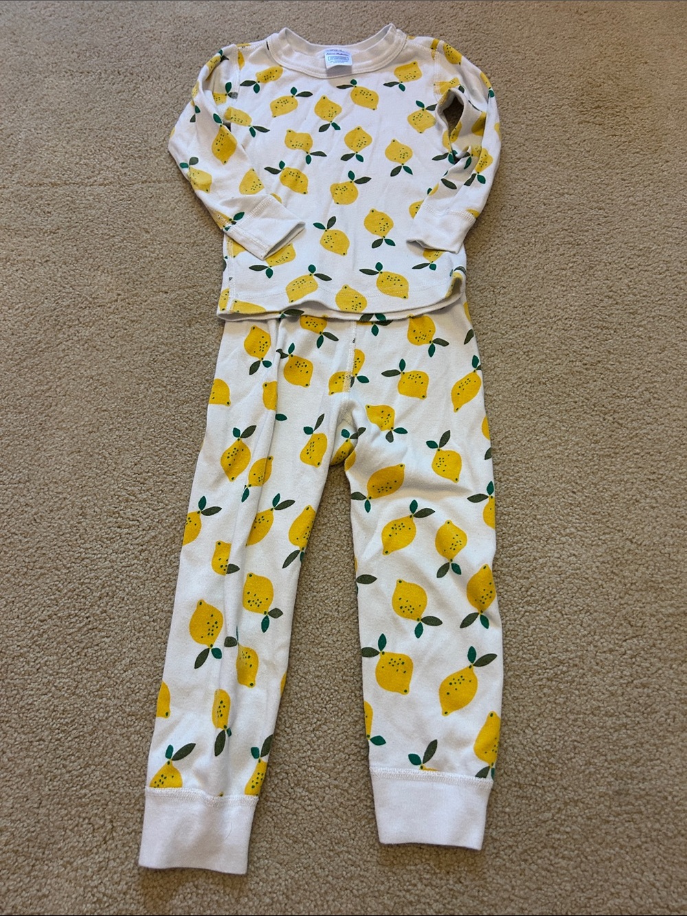 Hanna Andersson Cream Pajama Set with Yellow Lemon Print